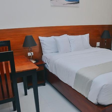 Villa Mj Maristela Beach Resort Lemery エクステリア 写真